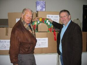 Herr Dr. von Frankenberg und Michael Rausch bei der Spendenübergabe